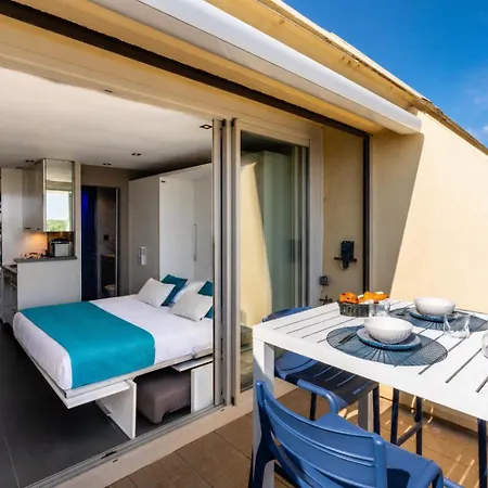 Blue Light - Vue - Dernier Etage - Parking - Climatisation - Village Naturiste