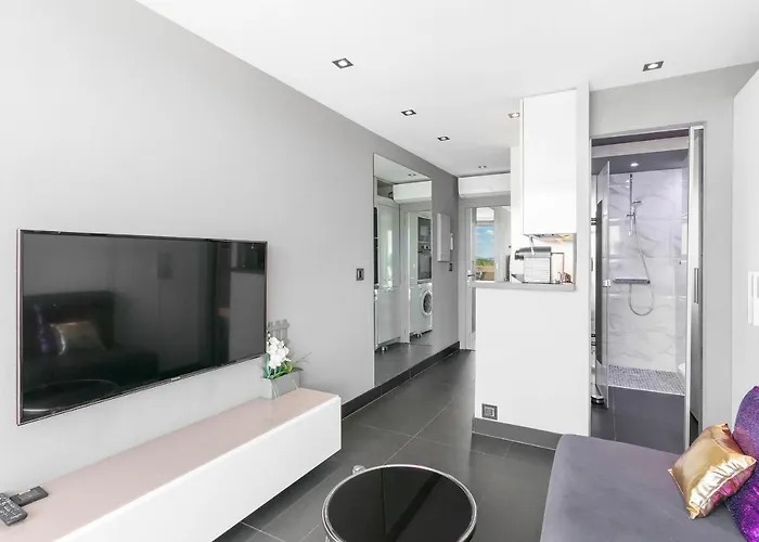 Апартаменты Village Naturiste R4n - Le Blue Light Heliopolis Sea View Luxe Агд