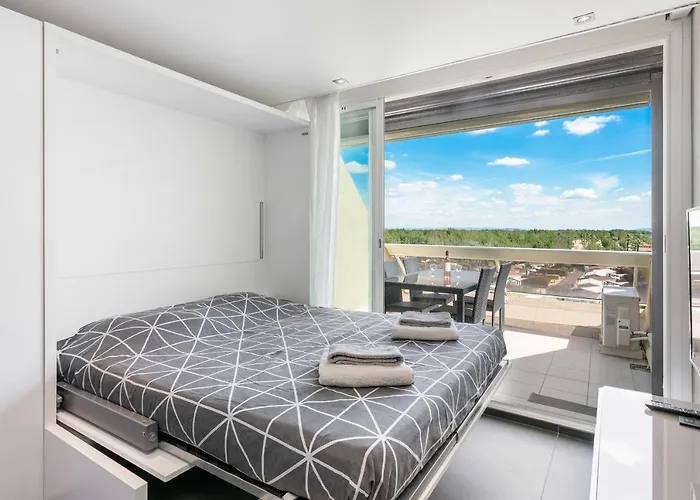 Апартаменты Village Naturiste R4n - Le Blue Light Heliopolis Sea View Luxe Агд